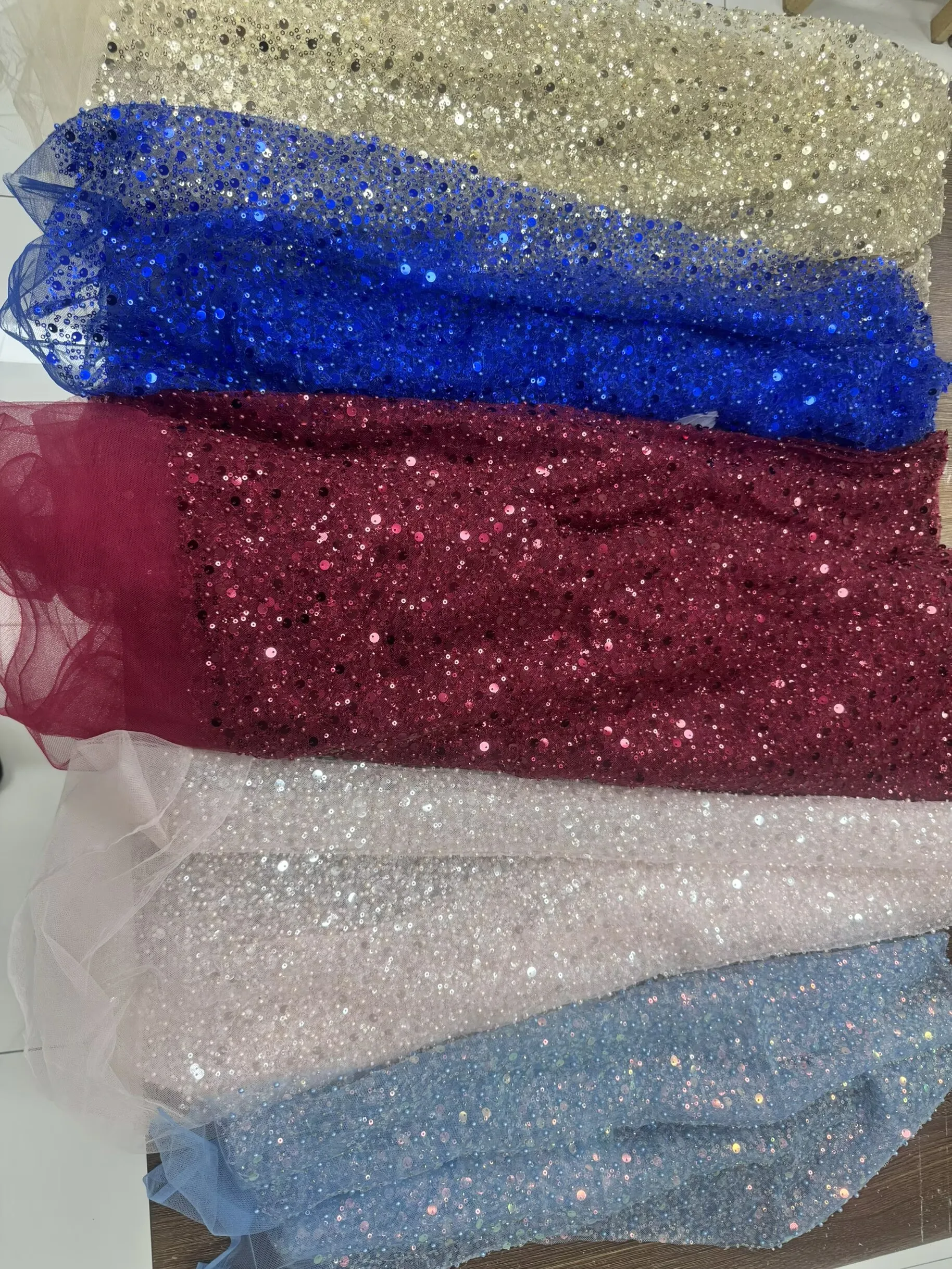26 Color Dense 3mm 7mm Clutter Embroidered Sequin Fabric for Evening Dress Gown DIY Craft Costume Apparel Bead Pearls Materiala
26 Color Dense 3mm 7mm Clutter Embroidered Sequin Fabric for Evening Dress Gown DIY Craft Costume Apparel Bead Pearls Materiala
