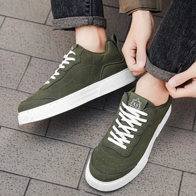 Мужская повседневная спортивная обувь, новые весенние модные легкие кроссовки на шнуровке, удобные уличные износостойкие нескользящие туфли на плоской подошве
Мужская повседневная спортивная обувь, новые весенние модные легкие кроссовки на шнуровке, удобные уличные износостойкие нескользящие туфли на плоской подошве