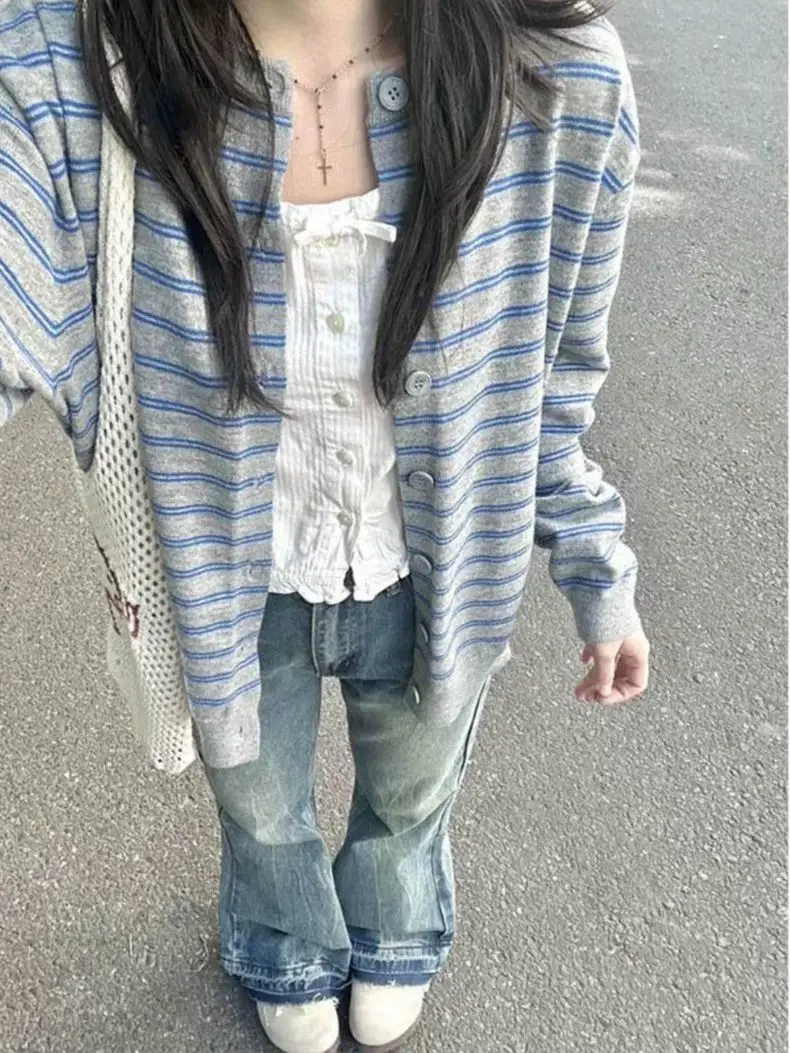 Korean Retro Striped Long-sleeved Knitted Cardigan for Women in Spring, Loose Casual Sweater Jacket
Korean Retro Striped Long-sleeved Knitted Cardigan for Women in Spring, Loose Casual Sweater Jacket