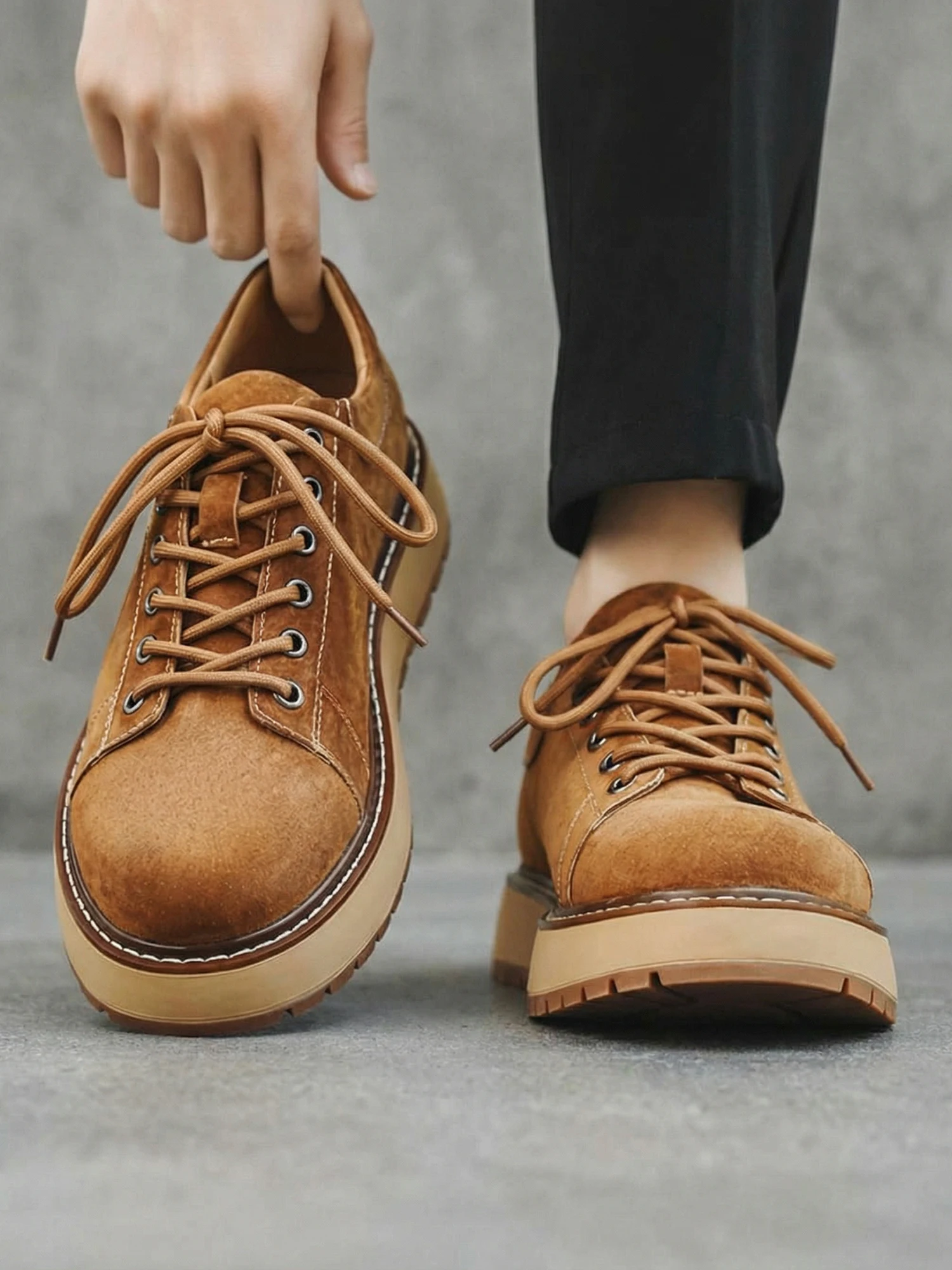 Low-Top Men's Work Boots Breathable Leather Retro Thick Bottom Trendy Pure Color Casual Shoes Summer Collection
Low-Top Men's Work Boots Breathable Leather Retro Thick Bottom Trendy Pure Color Casual Shoes Summer Collection