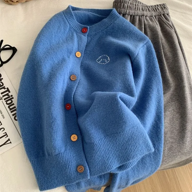 Gentle Vintage Dog Embroidered Cardigan Women 2025 Fall Winter Round Neck Knit Sweater Coat Petite Soft Yarn
Gentle Vintage Dog Embroidered Cardigan Women 2025 Fall Winter Round Neck Knit Sweater Coat Petite Soft Yarn