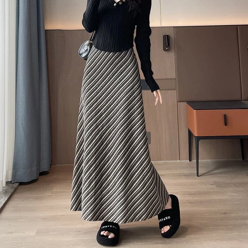 Корейская женская модная шерстяная макси-юбка с высокой талией, весенне-осенняя повседневная женская юбка А-силуэта, женская длинная юбка с диагональными полосками
Корейская женская модная шерстяная макси-юбка с высокой талией, весенне-осенняя повседневная женская юбка А-силуэта, женская длинная юбка с диагональными полосками