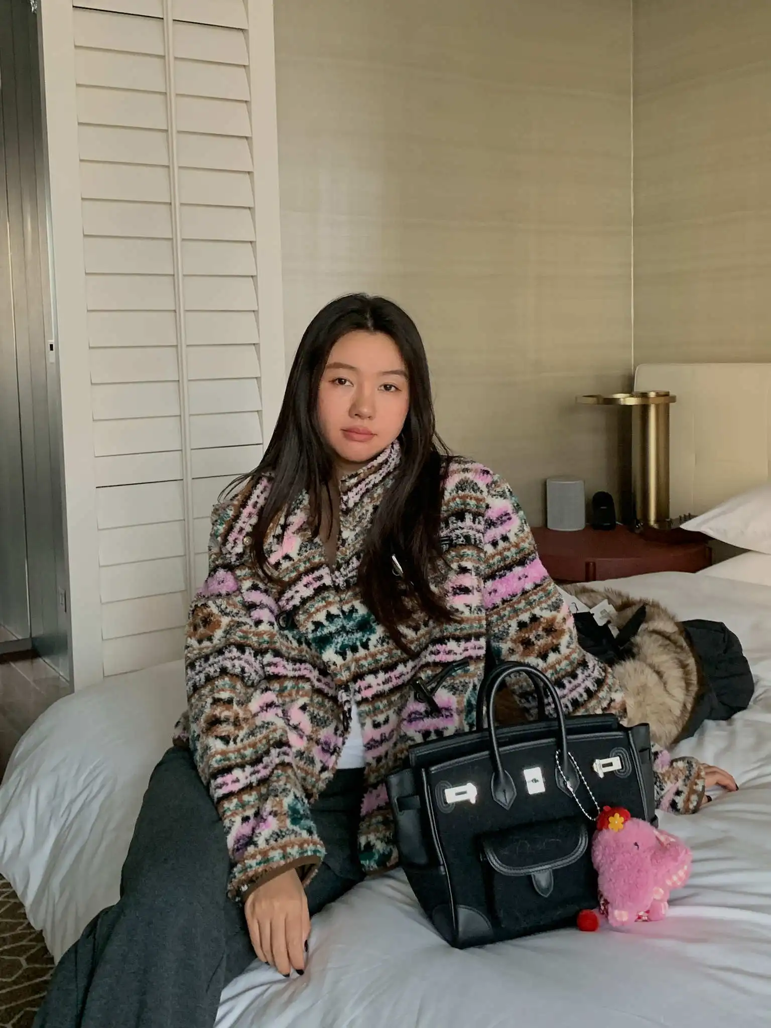 Женская куртка LILUOP с воротником-стойкой на пуговицах, повседневная, с воротником из овечьей шерсти, универсальная, с островным узором
Женская куртка LILUOP с воротником-стойкой на пуговицах, повседневная, с воротником из овечьей шерсти, универсальная, с островным узором