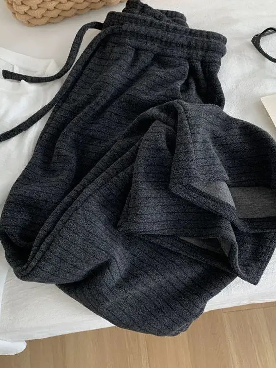 plus Size Comfortable Thi Warm Striped Floor-Length Pants Women's Autumn Winter Casual Wide Leg Pants Soft Cozy High Waist
plus Size Comfortable Thi Warm Striped Floor-Length Pants Women's Autumn Winter Casual Wide Leg Pants Soft Cozy High Waist