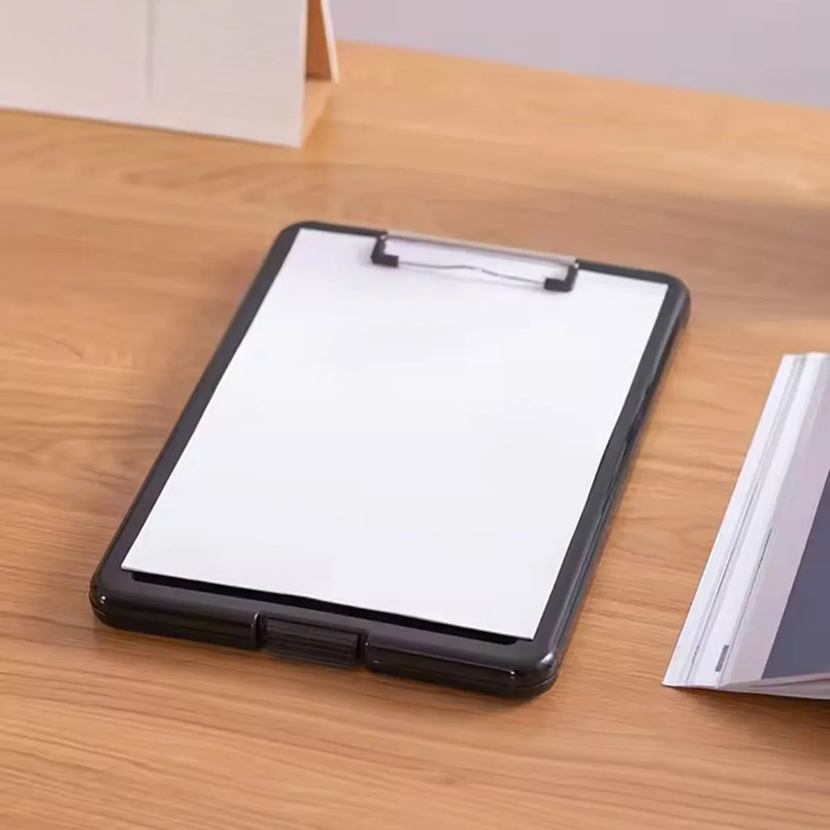 1pc-Fichiers Avec Presse-papiers Boîte Dossier Documents Avec Presse-papiers Étui À Stylos Directe Clipboard Paper Holder Office
1pc-Fichiers Avec Presse-papiers Boîte Dossier Documents Avec Presse-papiers Étui À Stylos Directe Clipboard Paper Holder Office