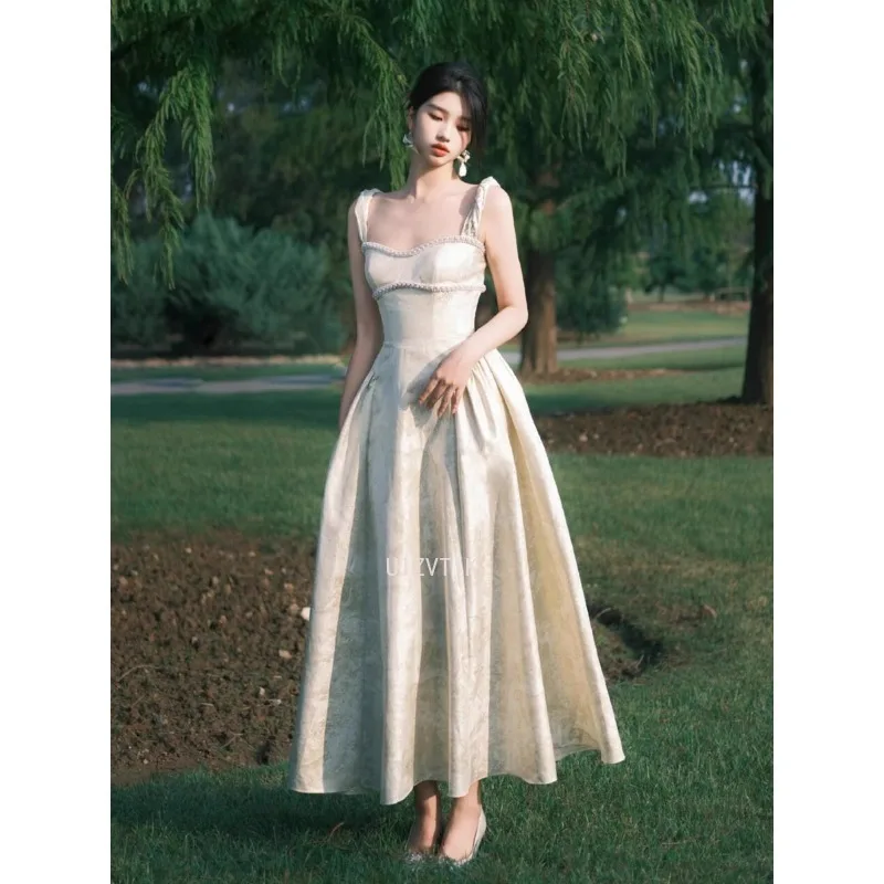 2025 Women Spaghetti Strap Floral Midi Dress Elegant Backless Sleevelss Large Hem A-line Dresses 2025 Lady Party Evening Dresses
2025 Women Spaghetti Strap Floral Midi Dress Elegant Backless Sleevelss Large Hem A-line Dresses 2025 Lady Party Evening Dresses