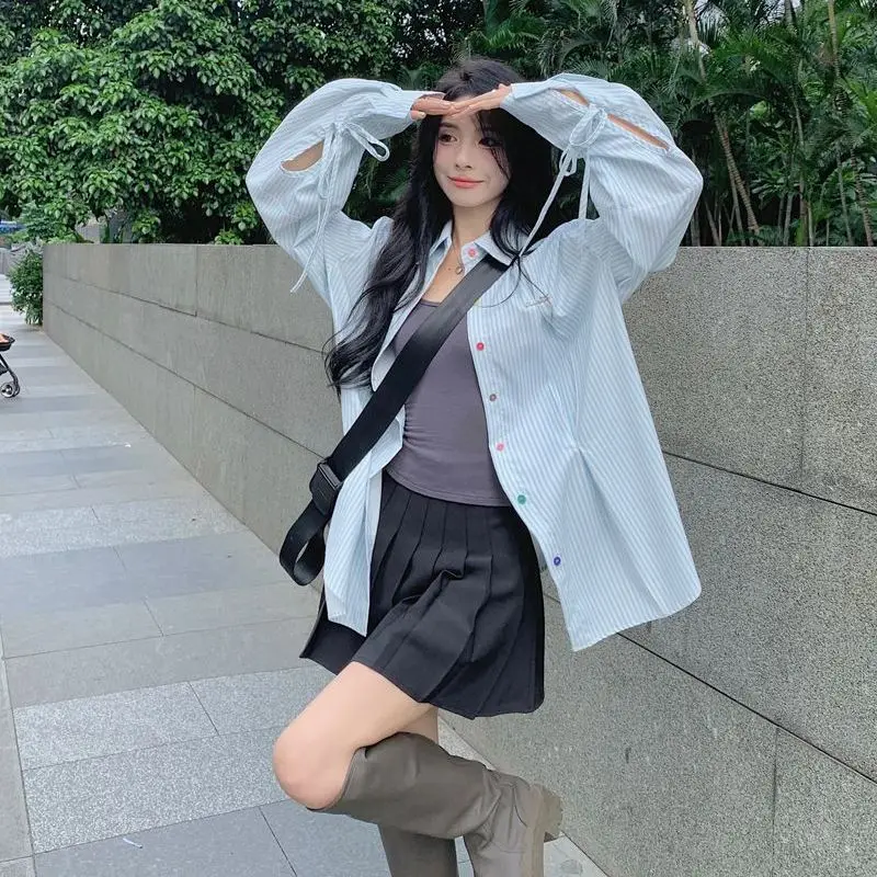 2025 New Women's Loose Long Sleeve Striped Sun Protection Shirt Button Tie Dye Casual Style Polyester Fiber Outerwear
2025 New Women's Loose Long Sleeve Striped Sun Protection Shirt Button Tie Dye Casual Style Polyester Fiber Outerwear