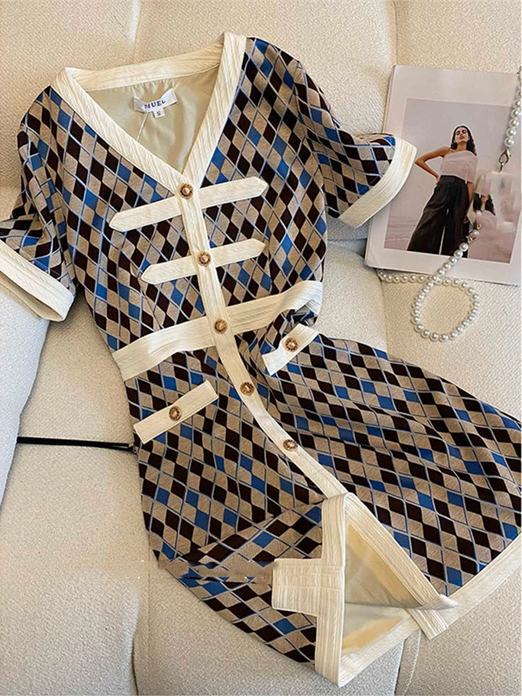 2023 Summer Vintage Small Fragrance Dresses For Women V-Neck Print Short Sleeve Dress Single Breasted Slim Waist Mini Dress
2023 Summer Vintage Small Fragrance Dresses For Women V-Neck Print Short Sleeve Dress Single Breasted Slim Waist Mini Dress