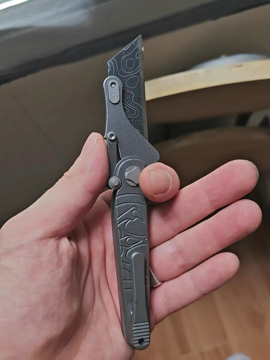 1 шт. EDC Eagle Claw из титанового сплава быстро открывающийся складной нож со сменными лезвиями для резки бумаги и произведений искусства
1 шт. EDC Eagle Claw из титанового сплава быстро открывающийся складной нож со сменными лезвиями для резки бумаги и произведений искусства