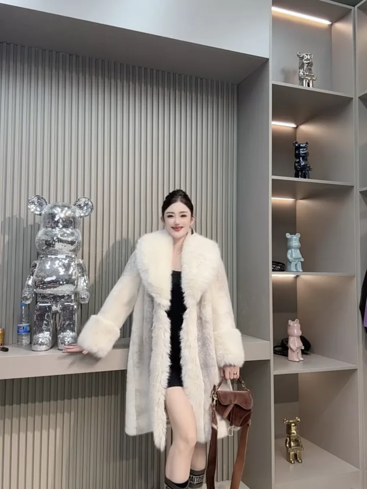 Ele Winter Women's Fur Coat Luxury European Mink Velvet Jaet Faionable Warmth Large Fur Collar Sli Outerwear
Ele Winter Women's Fur Coat Luxury European Mink Velvet Jaet Faionable Warmth Large Fur Collar Sli Outerwear