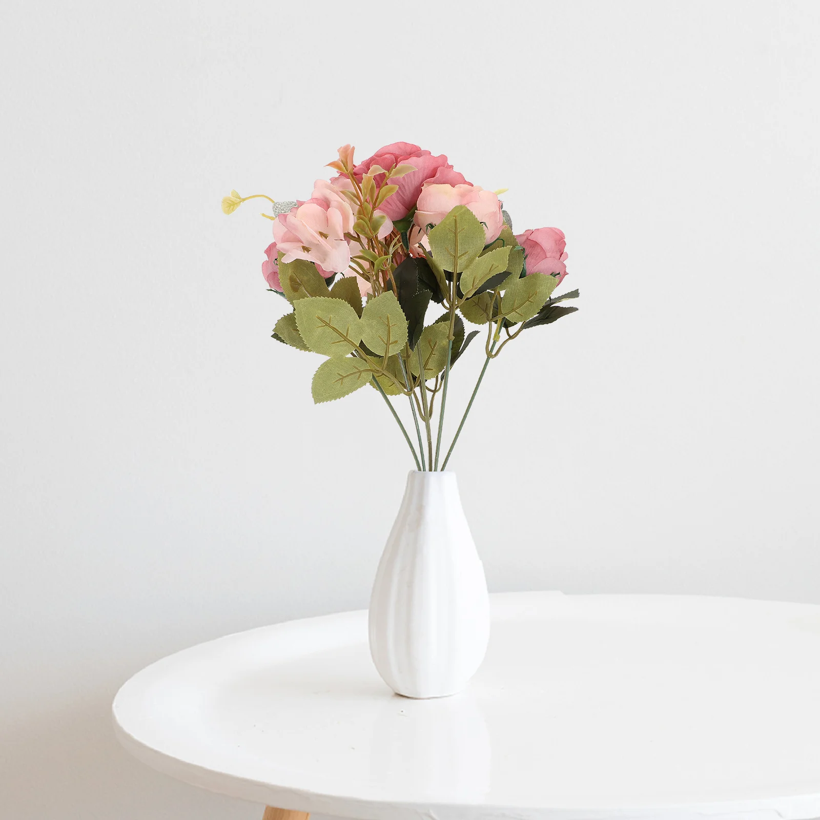 Simulated Hydrangea Flower Bouquet Artificial Floral Arrangement Home Office Decor Wedding Party Decoration Lifelike Fake Flower
Simulated Hydrangea Flower Bouquet Artificial Floral Arrangement Home Office Decor Wedding Party Decoration Lifelike Fake Flower