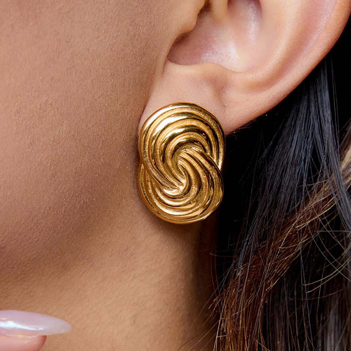 AIKOER Minimalist 18K Gold Color Plated Stainless Steel Spiral Wrapped Ears Studs Irregular Texture Earrings Women's Accessories
AIKOER Minimalist 18K Gold Color Plated Stainless Steel Spiral Wrapped Ears Studs Irregular Texture Earrings Women's Accessories