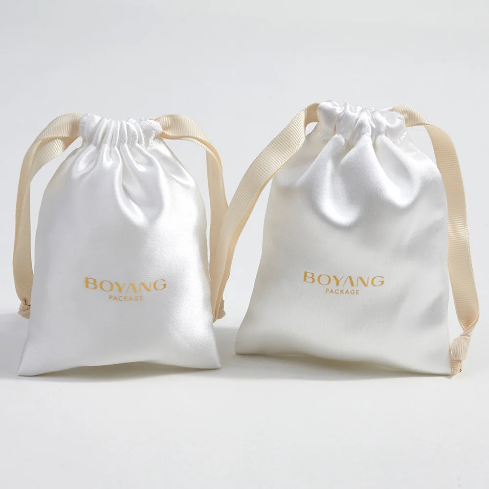 Custom Logo Printed Satin Dust Pouch Gift Packaging Hair Wig Large Silk Bag Satin Drawstring Bag For Hair Extension Packaging
Custom Logo Printed Satin Dust Pouch Gift Packaging Hair Wig Large Silk Bag Satin Drawstring Bag For Hair Extension Packaging