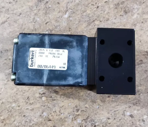 For burkert 2835 A 4.0 FKM AL two-way solenoid valve 00206449 24VDC 16W 2835A4.0FKM
For burkert 2835 A 4.0 FKM AL two-way solenoid valve 00206449 24VDC 16W 2835A4.0FKM