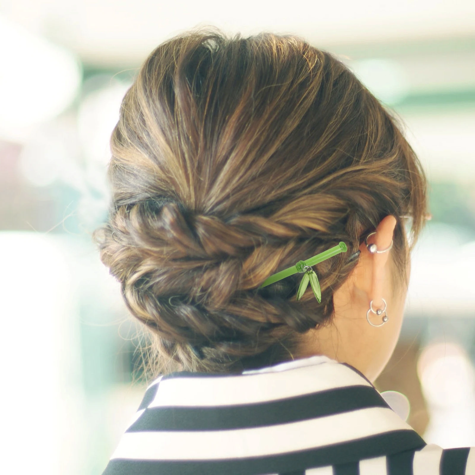 Vintage Green Bamboo Shape Sticks Decorative Forks Bead Pendants Elegant Hanfu Accessories For Women Retro Classic Pins Bun
Vintage Green Bamboo Shape Sticks Decorative Forks Bead Pendants Elegant Hanfu Accessories For Women Retro Classic Pins Bun