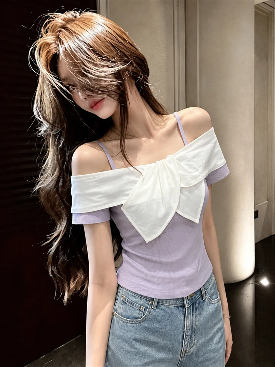 Unique Knitted Ice Silk Shoulder Bared Short Sleeve Women's Summer Fashion Top Korean Style Slim Fit Color
Unique Knitted Ice Silk Shoulder Bared Short Sleeve Women's Summer Fashion Top Korean Style Slim Fit Color