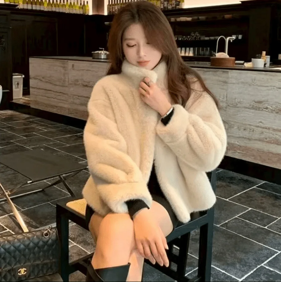 Winter Women's Fur Coat Thick Warm Fashion Faux Fur Jacket Fluffy Solid Color Elegant Plush Short Fur Coats
Winter Women's Fur Coat Thick Warm Fashion Faux Fur Jacket Fluffy Solid Color Elegant Plush Short Fur Coats