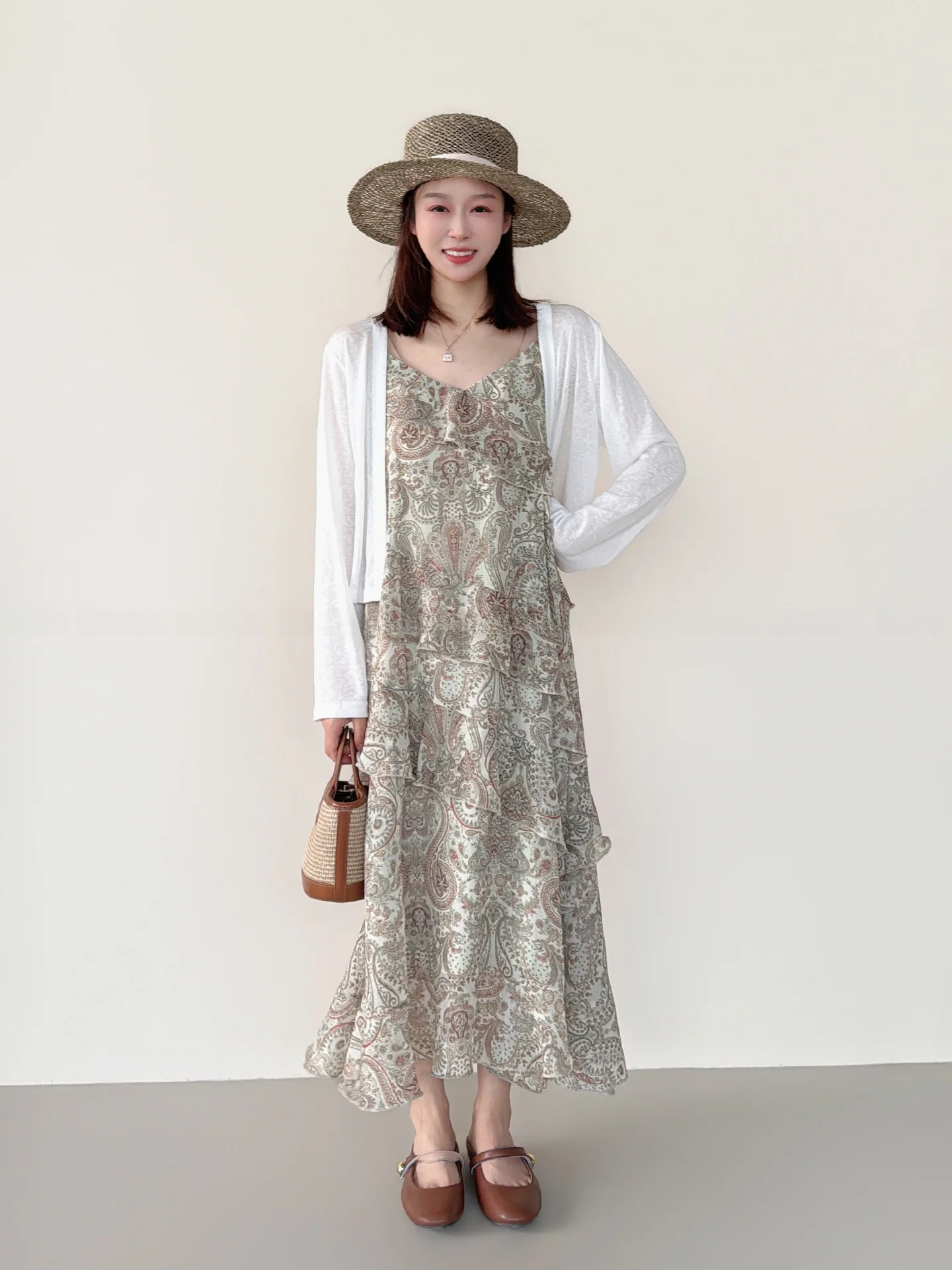 Lace-Sleeve Open Cardigan Women's Summer Spring Loose Fit Casual Style Sun Protection Short plus Size Comfortable Fashion
Lace-Sleeve Open Cardigan Women's Summer Spring Loose Fit Casual Style Sun Protection Short plus Size Comfortable Fashion