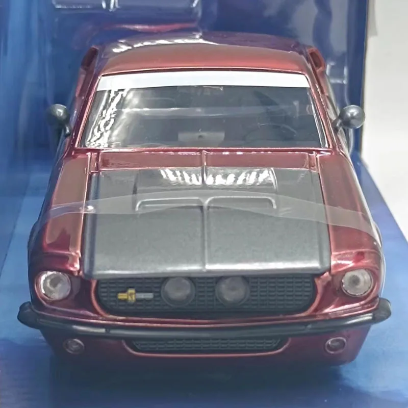 Jada литой под давлением масштаб 1:24 1967, Shelby GT500, модель автомобиля из сплава, статическая коллекция, украшенные праздничные игрушки, сувенирный подарок
Jada литой под давлением масштаб 1:24 1967, Shelby GT500, модель автомобиля из сплава, статическая коллекция, украшенные праздничные игрушки, сувенирный подарок