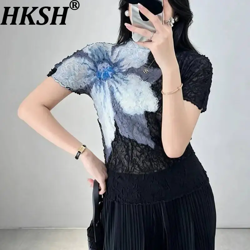 HKSH Women Short Sleeves T-shirt Printed Pleated Slightly Sheer Slim Fit Elegant High-end Versatile Tops New Summer 2026 HK23125
HKSH Women Short Sleeves T-shirt Printed Pleated Slightly Sheer Slim Fit Elegant High-end Versatile Tops New Summer 2026 HK23125