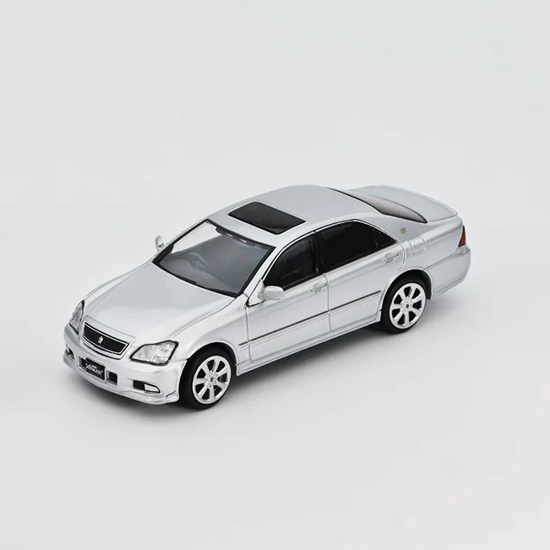 Коллекционная модель автомобиля DCT Diecast 1:64 Crown Athlete (S180) 2005 года, имитация из сплава, сувенир, праздничный подарок, украшение для витрины
Коллекционная модель автомобиля DCT Diecast 1:64 Crown Athlete (S180) 2005 года, имитация из сплава, сувенир, праздничный подарок, украшение для витрины