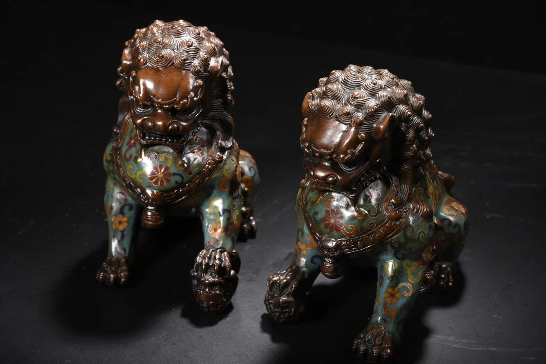 8"Tibetan Temple Collection Old Bronze Cloisonne Enamel Flower Texture Lion Statue A Pair Desk Lion Gate God Amass wealth
8"Tibetan Temple Collection Old Bronze Cloisonne Enamel Flower Texture Lion Statue A Pair Desk Lion Gate God Amass wealth