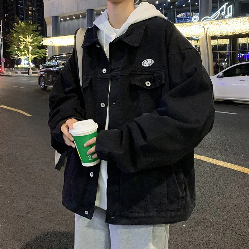 Мужская джинсовая куртка свободного кроя для весны и осени, модная повседневная рабочая одежда, свободная куртка с длинными рукавами
Мужская джинсовая куртка свободного кроя для весны и осени, модная повседневная рабочая одежда, свободная куртка с длинными рукавами