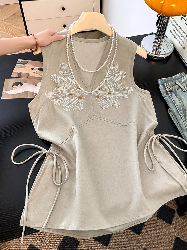 Elegant Embroidered V-Neck Side-Tied Sleeveless Vest plus Size Women's Summer Fashionable Versatile Top Pear Body Type
Elegant Embroidered V-Neck Side-Tied Sleeveless Vest plus Size Women's Summer Fashionable Versatile Top Pear Body Type