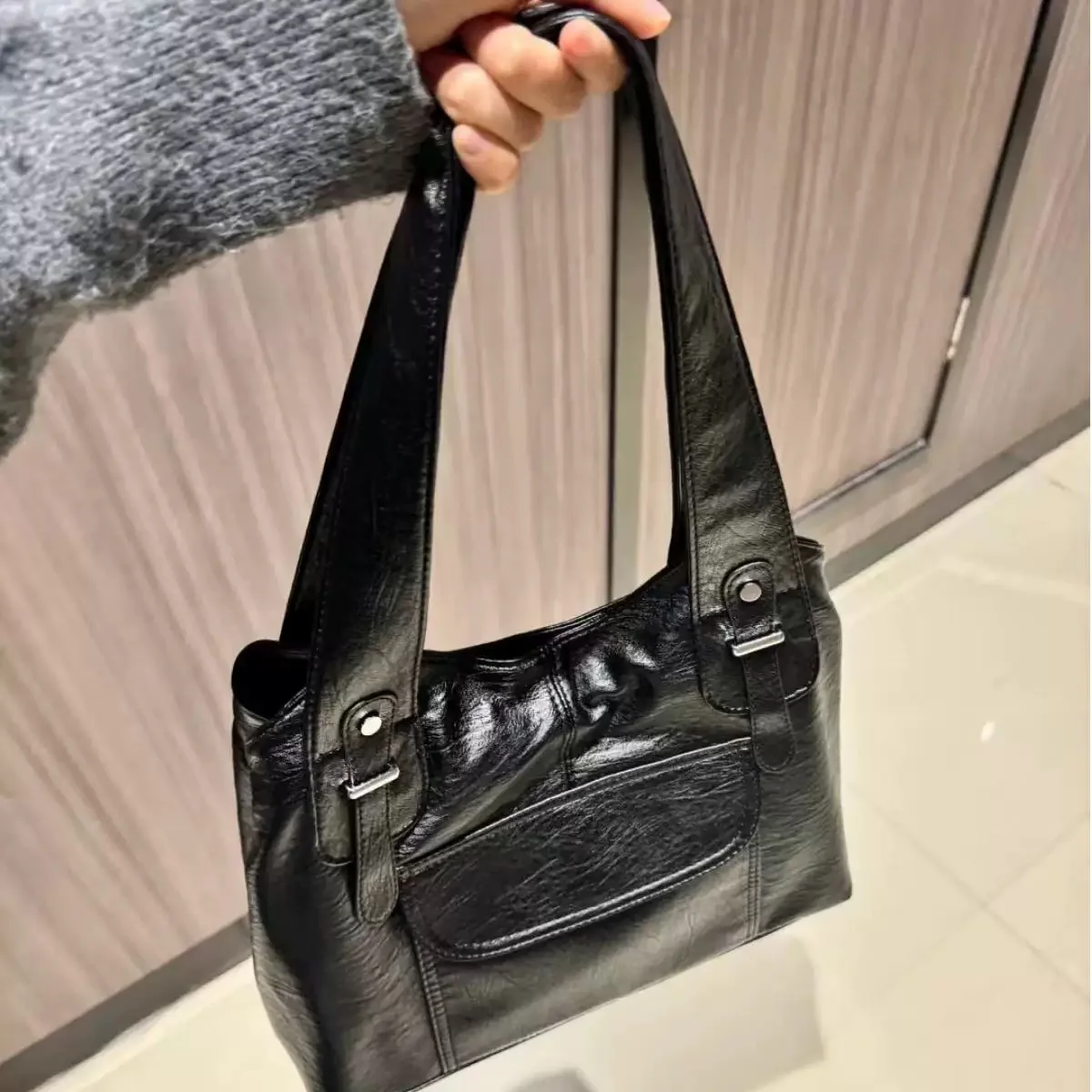Women Oil Waxing Bag Shoulder Bags for Woman Black Large Capacity Handbag Lasdies Designer Bags Crossbody Bags for Women 2025
Women Oil Waxing Bag Shoulder Bags for Woman Black Large Capacity Handbag Lasdies Designer Bags Crossbody Bags for Women 2025