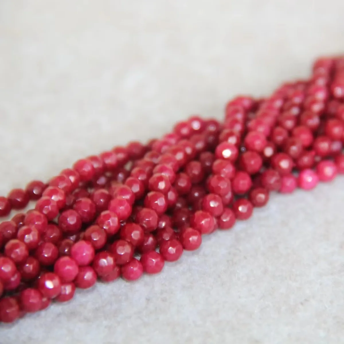 4mm Natural Faceted Red Jade Round Stone Chalcedony Loose DIY Beads 15inch Jewelry Making Design Fitting Female Accessory Crafts
4mm Natural Faceted Red Jade Round Stone Chalcedony Loose DIY Beads 15inch Jewelry Making Design Fitting Female Accessory Crafts