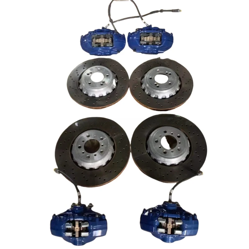 Use high-quality aluminum brake calipers for M5/M6(F10/F06/F12/F16)-4-piston racing modified version, 50% more performance
Use high-quality aluminum brake calipers for M5/M6(F10/F06/F12/F16)-4-piston racing modified version, 50% more performance