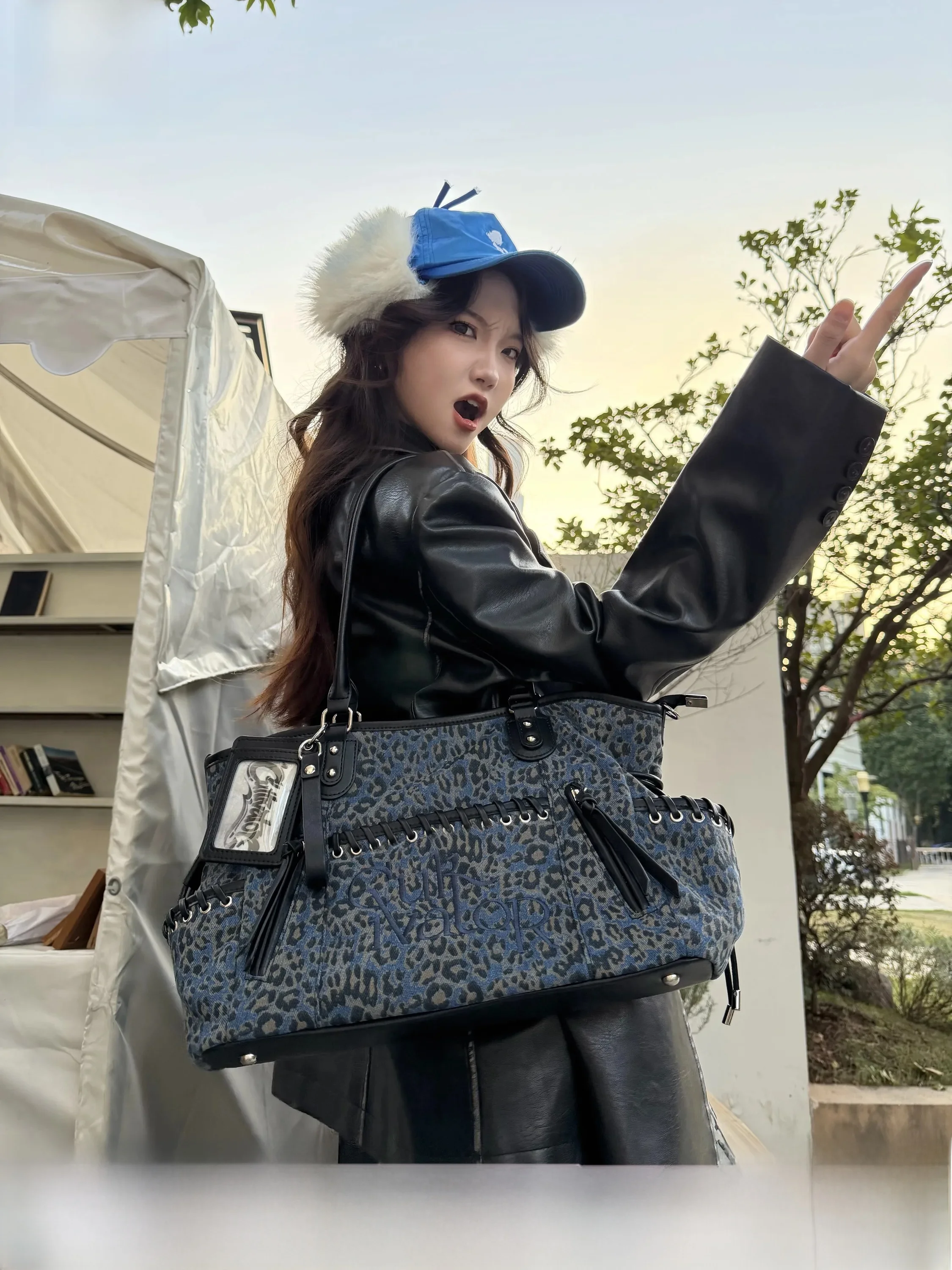 Cultivator Original Street Cool Style Leopard Print Color Block Denim Shoulder Crossbody Tote Bag for Casual Use 2026
Cultivator Original Street Cool Style Leopard Print Color Block Denim Shoulder Crossbody Tote Bag for Casual Use 2026