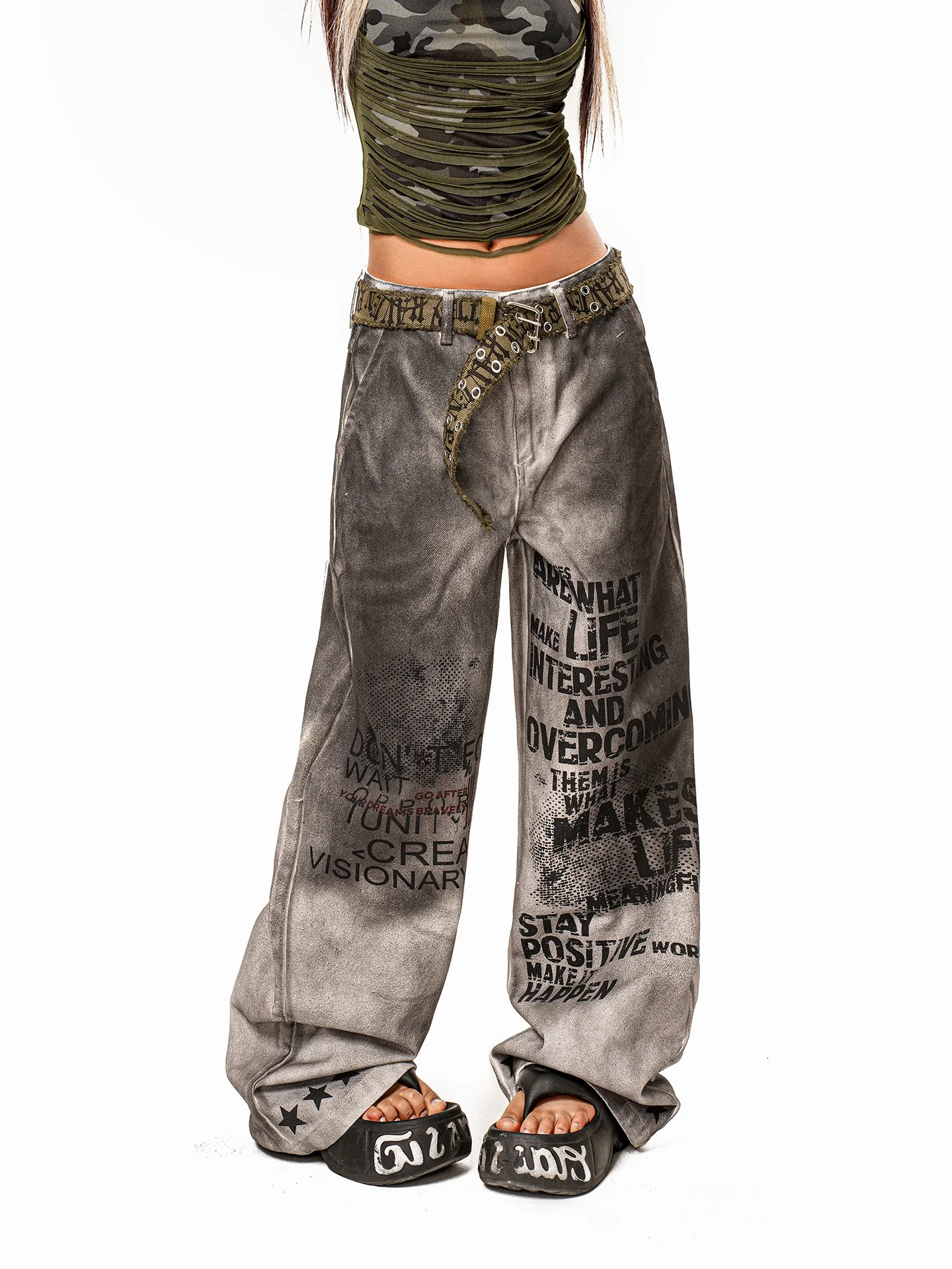 Arielink American Retro Spray Painted Dirt Denim Jeans Women's Wasteland Style Y2K Light Punk Vintage Wide Leg Pants
Arielink American Retro Spray Painted Dirt Denim Jeans Women's Wasteland Style Y2K Light Punk Vintage Wide Leg Pants