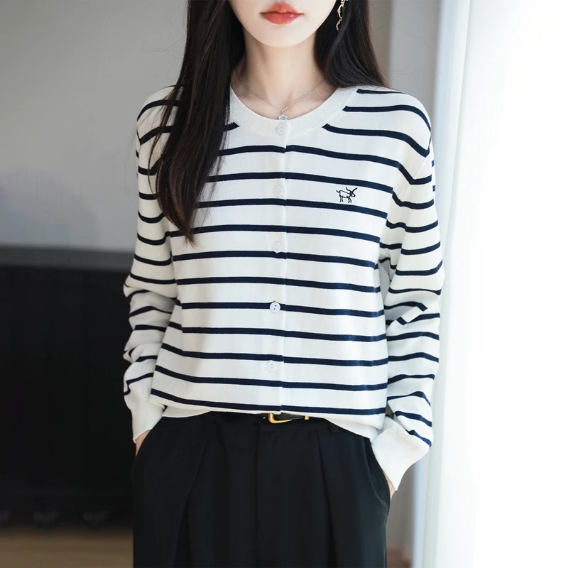 100% cotton cardigan women's round neck long sleeved loose casual embroidered top striped knitted versatile jacket
100% cotton cardigan women's round neck long sleeved loose casual embroidered top striped knitted versatile jacket