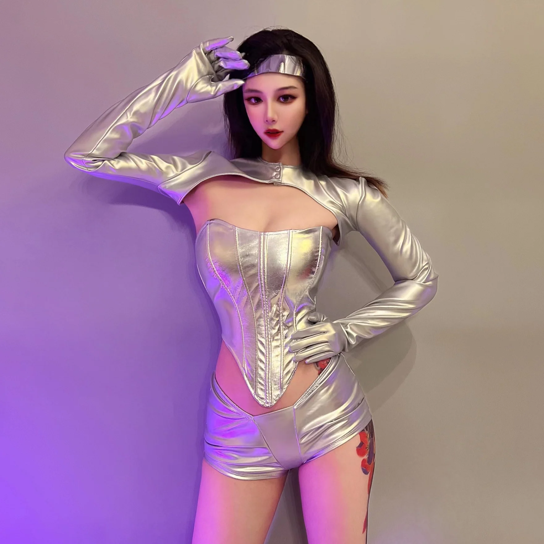 Silver Jazz Dancewear Kpop Outfit Nightclub Bar Pole Dance Clothes Drag Queen Costume Gogo Dancer Performance Stage Wear
Silver Jazz Dancewear Kpop Outfit Nightclub Bar Pole Dance Clothes Drag Queen Costume Gogo Dancer Performance Stage Wear