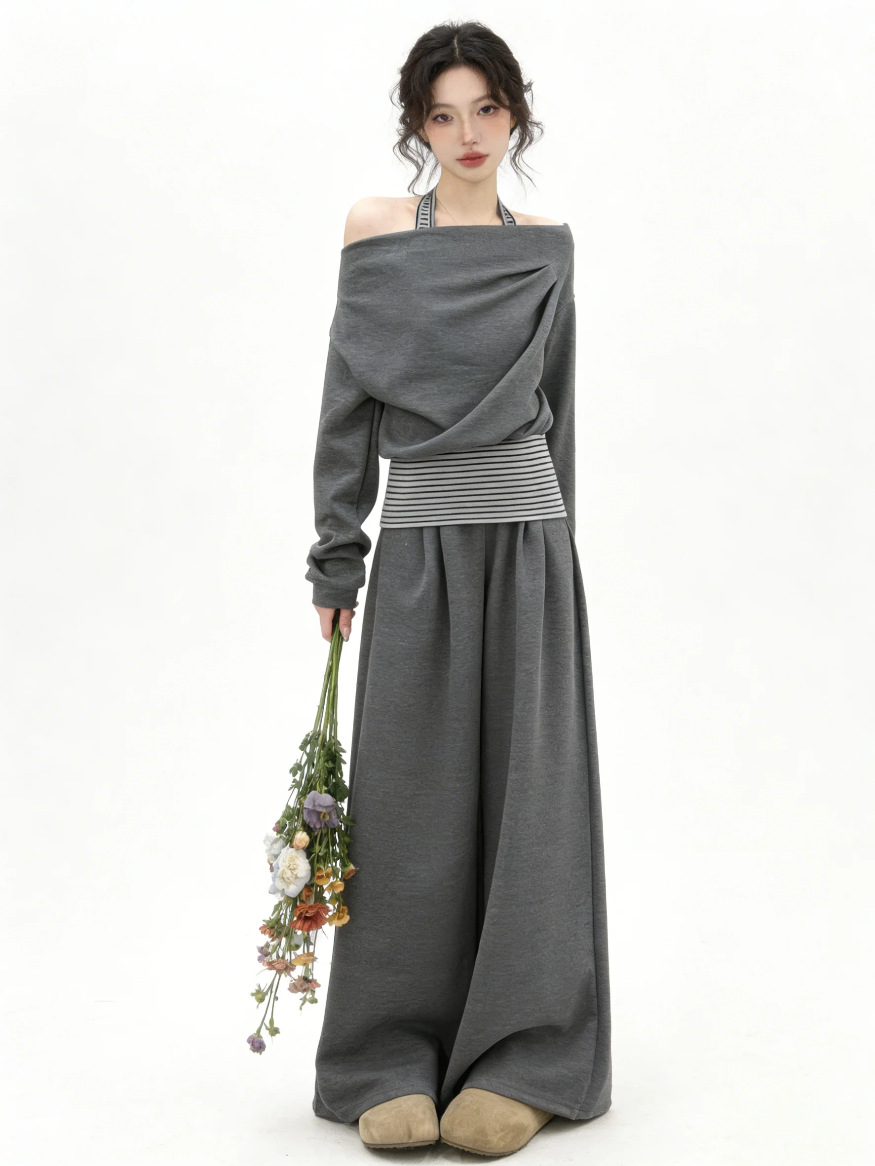Gray Korean Style Women's Spring Summer Lazy Matched Set Neck Hanging Wide Leg Pants Two-Piece Suit Casual Fashion Ensemble
Gray Korean Style Women's Spring Summer Lazy Matched Set Neck Hanging Wide Leg Pants Two-Piece Suit Casual Fashion Ensemble