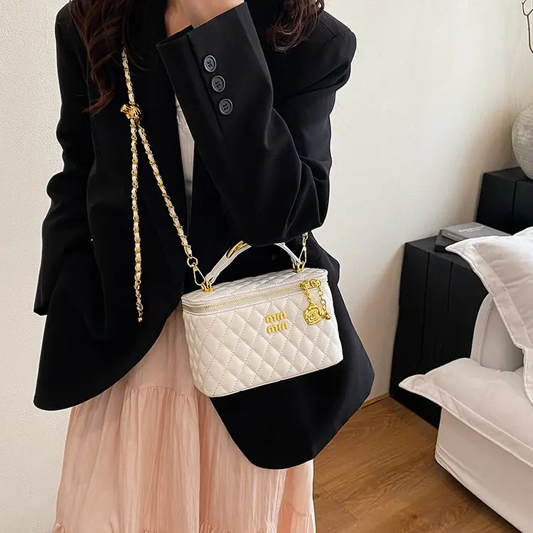 High-Quality Crossbody-Bag for Ladies, Genuine Leather Handbag By Famous Designer, Popular Classic Shoulder Bag
High-Quality Crossbody-Bag for Ladies, Genuine Leather Handbag By Famous Designer, Popular Classic Shoulder Bag