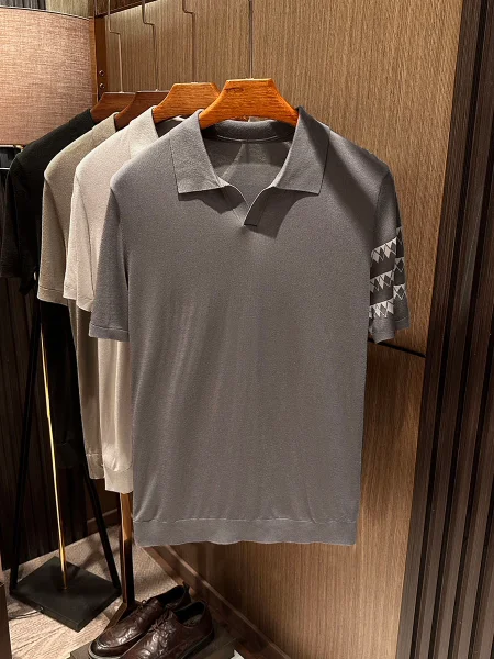 Silk Lyocell Blend Knitted Shirt for Men High Quality Color Turn-down Collar Breathable Spring Summer Top
Silk Lyocell Blend Knitted Shirt for Men High Quality Color Turn-down Collar Breathable Spring Summer Top