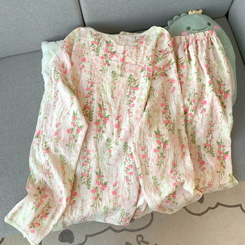 Элегантный стильный женский пижамный комплект больших размеров, свободный комплект из топа и брюк с длинными рукавами, легкие осенне-зимние комплекты домашней одежды 2025
Элегантный стильный женский пижамный комплект больших размеров, свободный комплект из топа и брюк с длинными рукавами, легкие осенне-зимние комплекты домашней одежды 2025