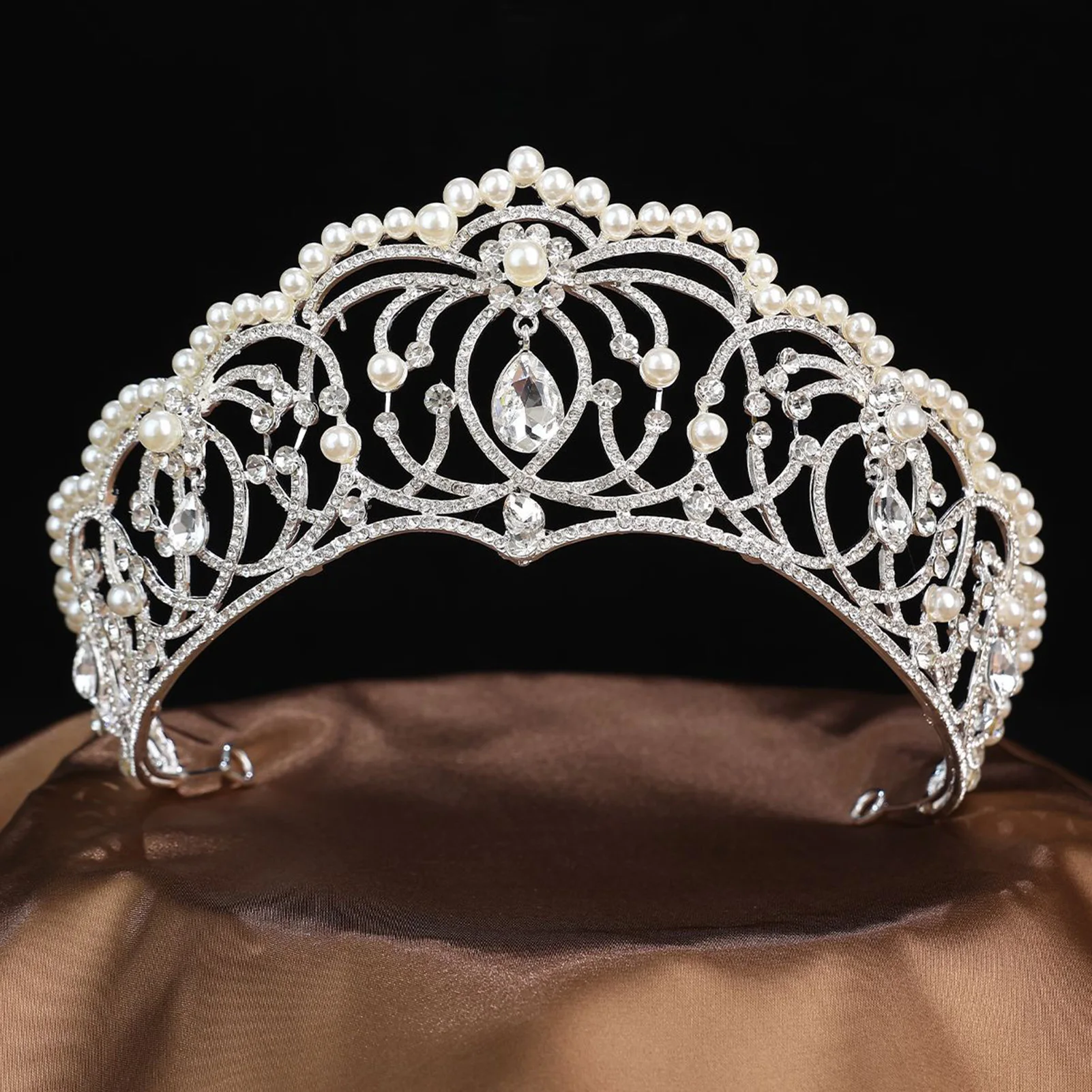 Crystal Pearl Headband Rhinestone Pearl Crown Women Wedding Bride Headpiece Alloy Tiaras Women Hair Jewelry Bridal Accessories
Crystal Pearl Headband Rhinestone Pearl Crown Women Wedding Bride Headpiece Alloy Tiaras Women Hair Jewelry Bridal Accessories