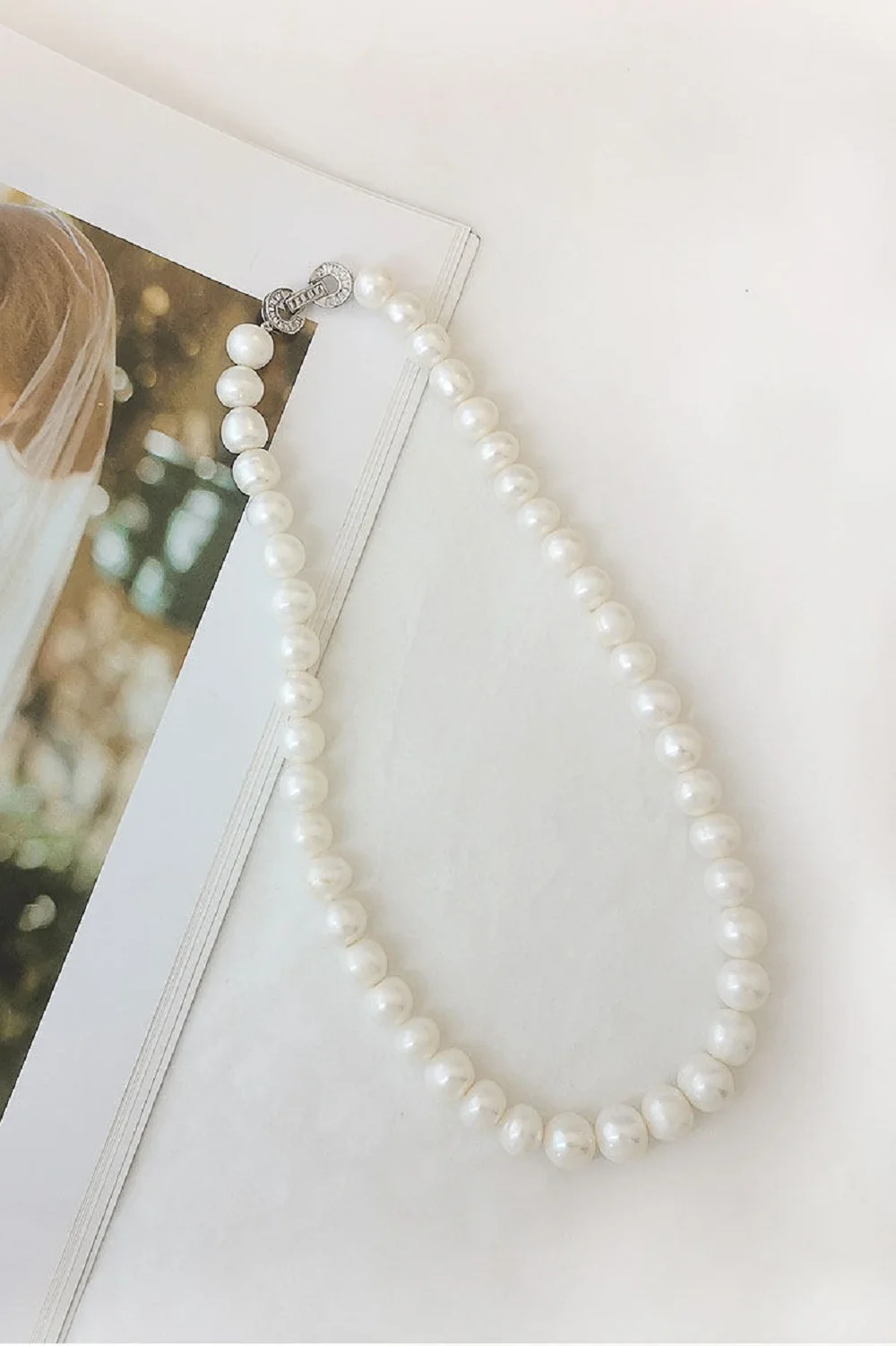 Classic necklace AAA8-9mm natural white pearl necklace 16in * 18in/925s - supports customized sizes
Classic necklace AAA8-9mm natural white pearl necklace 16in * 18in/925s - supports customized sizes