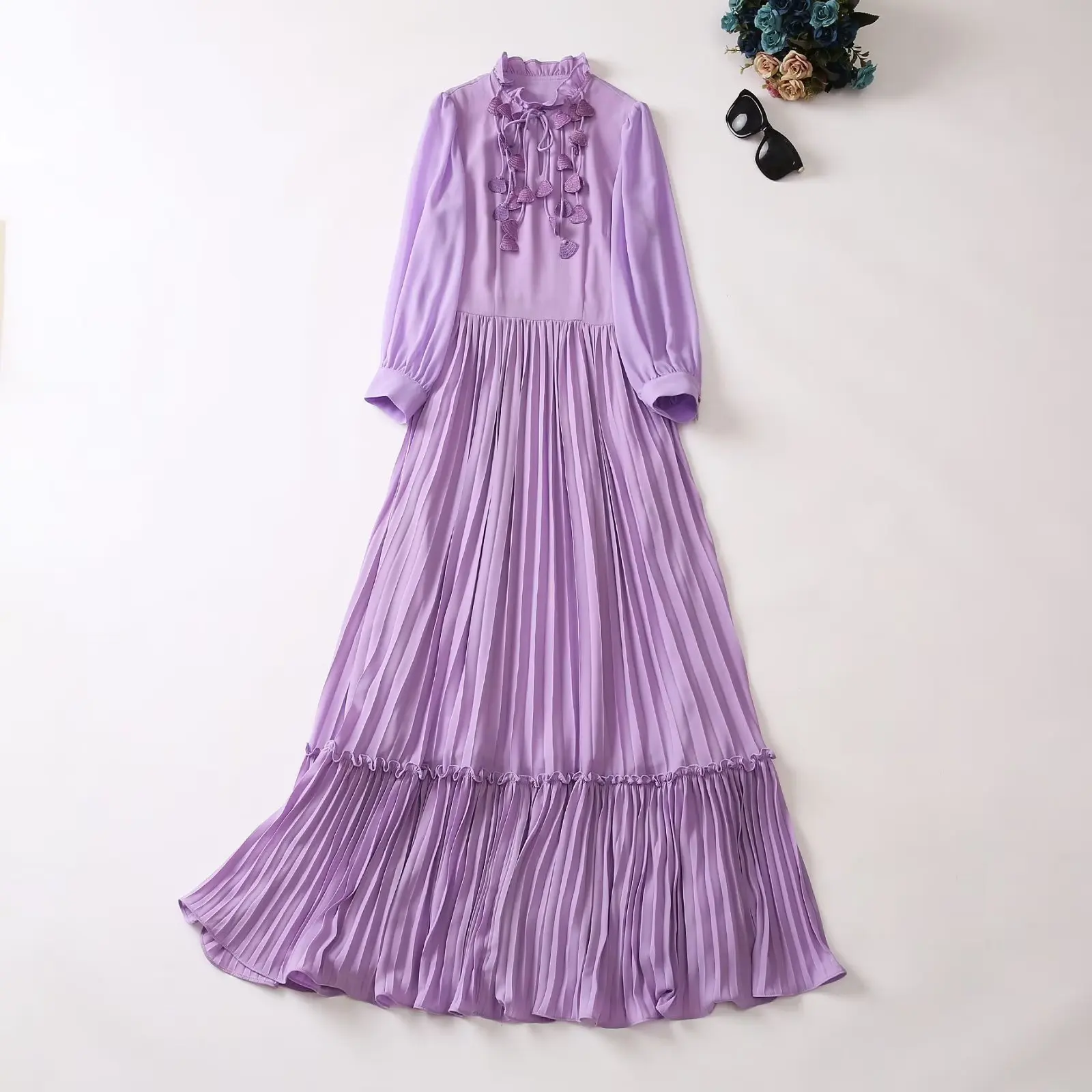 European and American women's dress 2023 summer new style Long sleeve stand collar with solid color Fashion pleated dress XXL
European and American women's dress 2023 summer new style Long sleeve stand collar with solid color Fashion pleated dress XXL