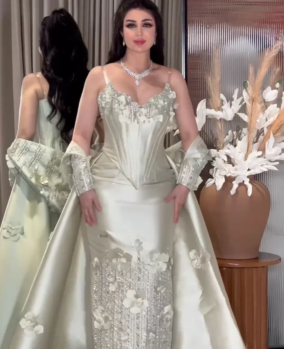 Customized Silver Satin Mermaid Prom Dresses Ankle Length for Arabic Women 2025 Beading 3D Flowers Corset Formal Evening Gowns
Customized Silver Satin Mermaid Prom Dresses Ankle Length for Arabic Women 2025 Beading 3D Flowers Corset Formal Evening Gowns