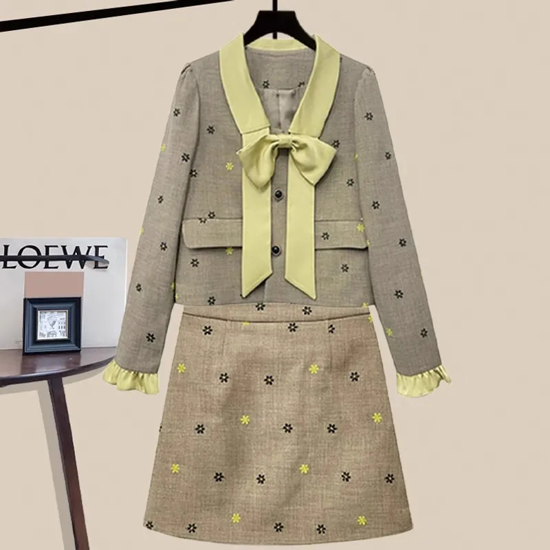 Women Elegant Chic Embroidery Y2K Suit Jacke Coat Top And Skirt Two Piece Set Matching Outfit Vintage Workwear Party Clothing
Women Elegant Chic Embroidery Y2K Suit Jacke Coat Top And Skirt Two Piece Set Matching Outfit Vintage Workwear Party Clothing