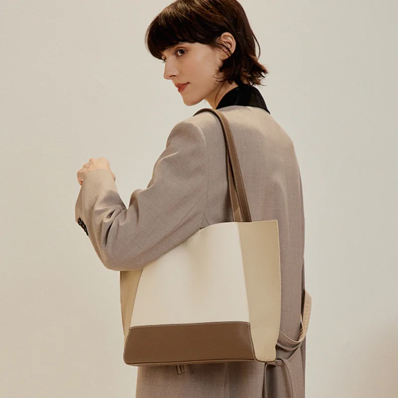 Large Capacity Leather Tote Bag Mix Colors Women Genuine Cow Leather Ladies Commuter Bag Composite Bags for Female 9234-D
Large Capacity Leather Tote Bag Mix Colors Women Genuine Cow Leather Ladies Commuter Bag Composite Bags for Female 9234-D