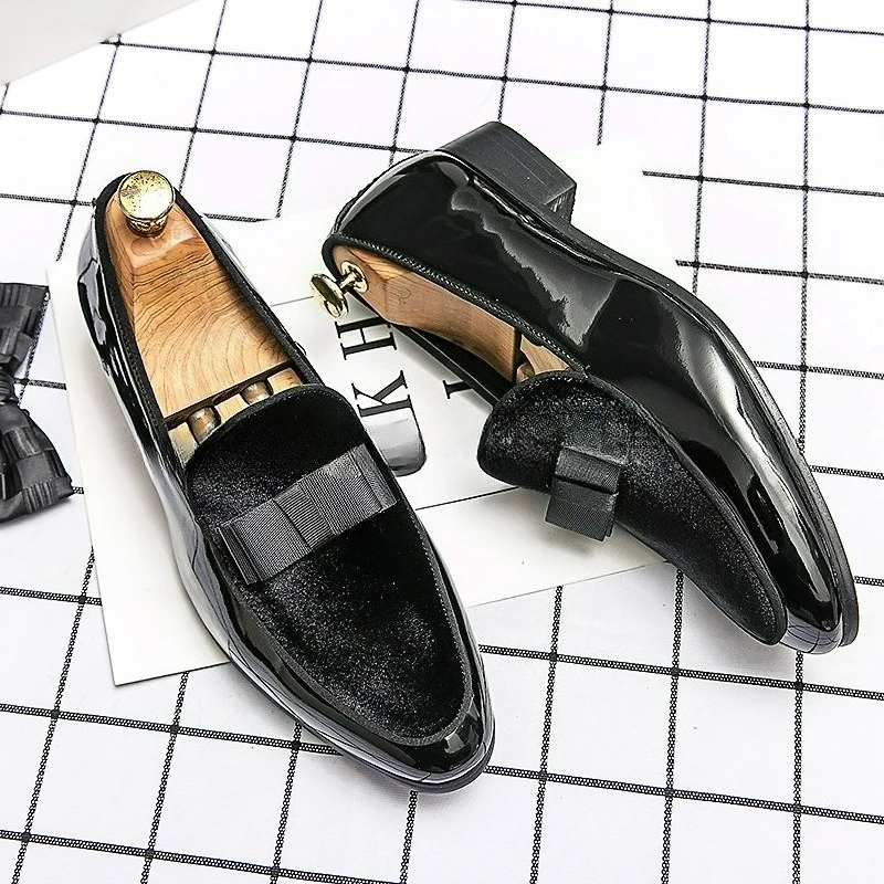 Men Dress Shoes Patent Leather Oxford Shoes 2026 Luxury Business Slip on Men Flats Party Wedding Shoes Plus Size Office Loafers
Men Dress Shoes Patent Leather Oxford Shoes 2026 Luxury Business Slip on Men Flats Party Wedding Shoes Plus Size Office Loafers