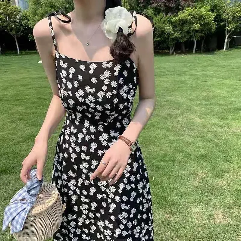 Sweet Daisy Floral Dress Cottagecore Sleeveless Beach Holiday Clothing Plus Size Summer Women Korean Fashion Bandage Slip Dress
Sweet Daisy Floral Dress Cottagecore Sleeveless Beach Holiday Clothing Plus Size Summer Women Korean Fashion Bandage Slip Dress