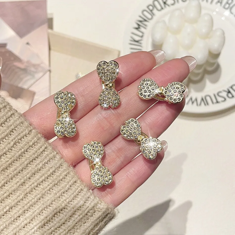 8pcs/lot Girls Mini Rhinestone Heart Bow Hair Clips Gold Metal Shiny Crystal Barrettes Cute Girls Daily Bangs Hair Pins QNE38
8pcs/lot Girls Mini Rhinestone Heart Bow Hair Clips Gold Metal Shiny Crystal Barrettes Cute Girls Daily Bangs Hair Pins QNE38