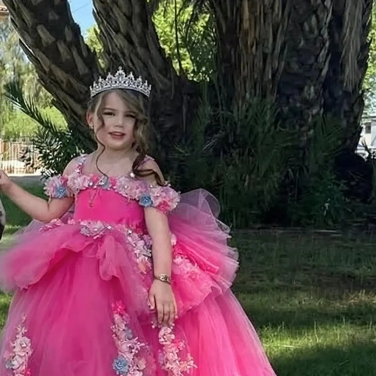 Luxury Off Shoulder Flower Girl Dresses For Wedding Applique Tulle Princess Customized Girls Birthday First Communion Gown
Luxury Off Shoulder Flower Girl Dresses For Wedding Applique Tulle Princess Customized Girls Birthday First Communion Gown