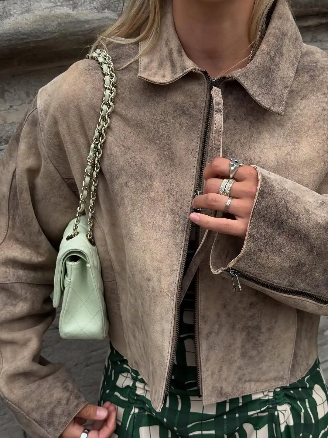 Autumn Daily Commute Lady Outerwear Women Vintage Suede Coat Casual Loose Fit Zipper Jacket Long Sleeve Lapel Collar Coats
Autumn Daily Commute Lady Outerwear Women Vintage Suede Coat Casual Loose Fit Zipper Jacket Long Sleeve Lapel Collar Coats